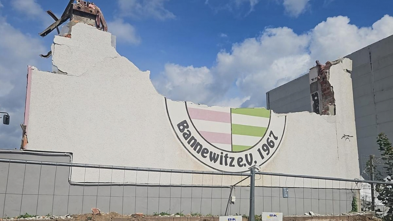 Nur noch ein halbes Logo